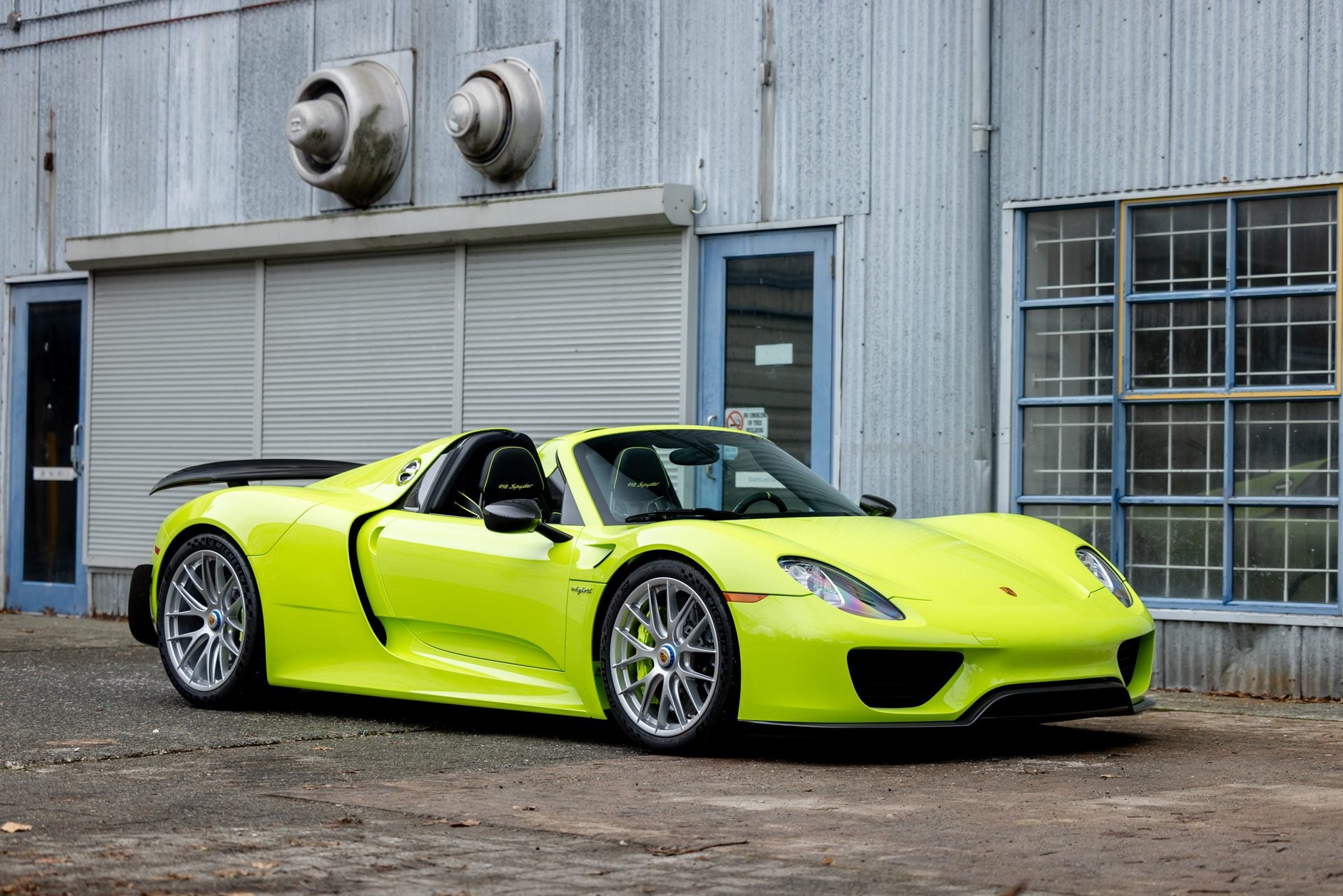 2015 Porsche 918 Spyder - Barrett-Jackson 2024 Scottsdale Auction