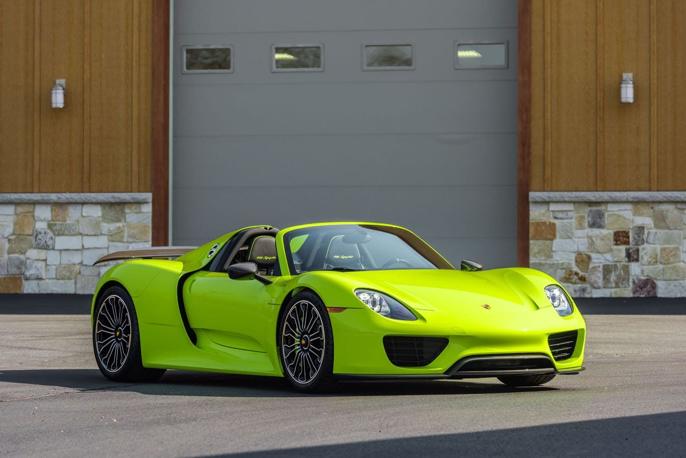 Acid Green Porsche 918 Spyder to be Auctioned Off in Kissimmee