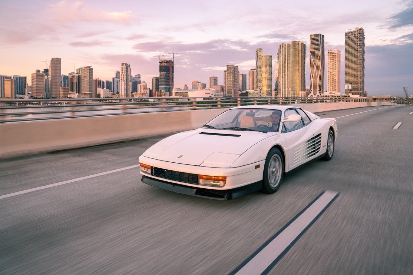 自動車 Miami Vice Ferrari Testarossa & Daytona Original Miami Vice Ferrari Testarossa On Display At Curated