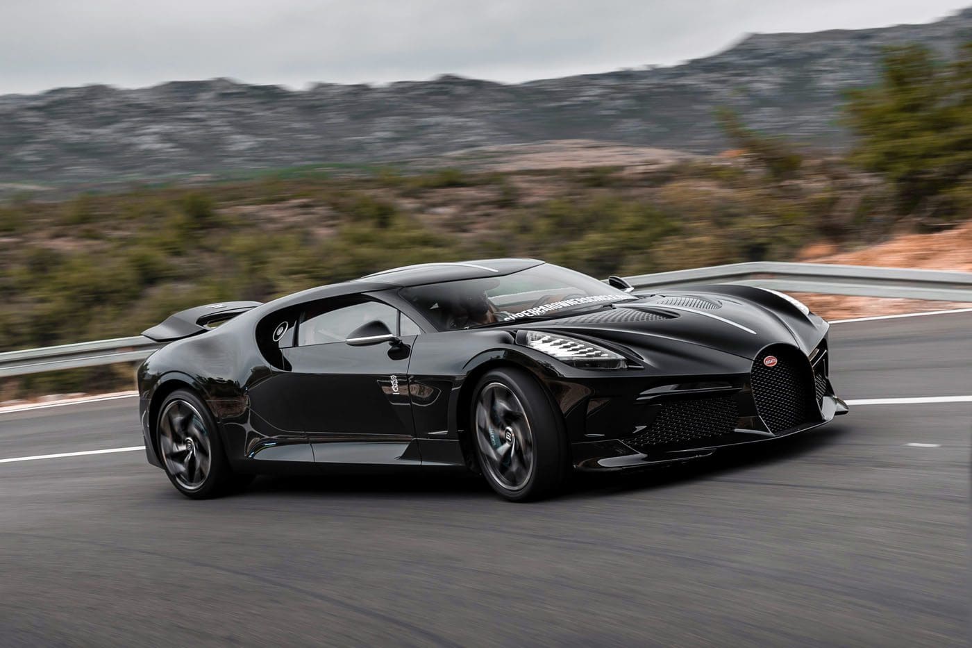 高級　希少　bugatti コート　ブラック　値下げ◎ The 1-Of-1 Bugatti La Voiture Noire Gets In On The Action At SOC