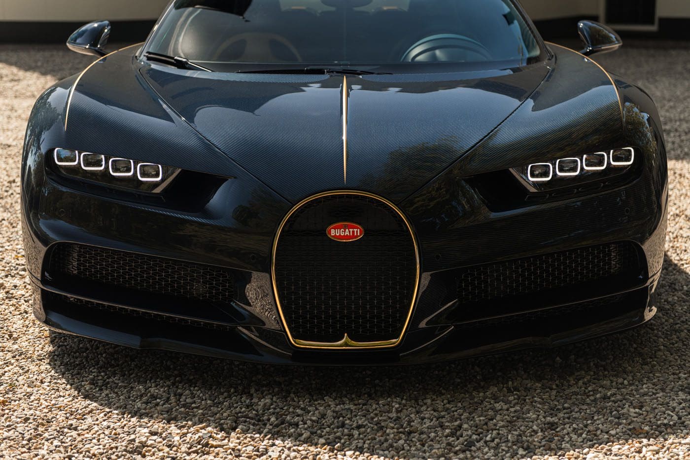 01 BUGATTI Chiron L be 24k Gold