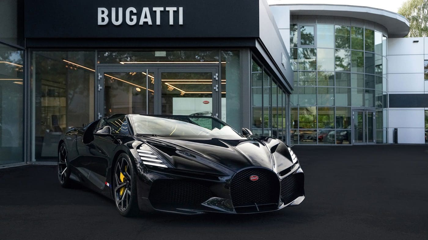 01 BUGATTI Hamburg Dealership
