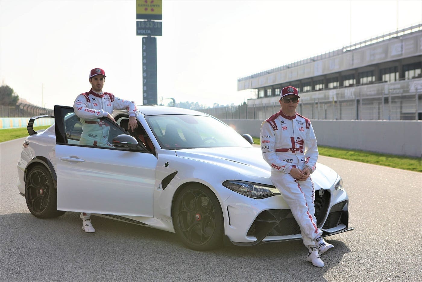 01GiuliaGTAmAntonioGiovinazziandKimiRaikkonen