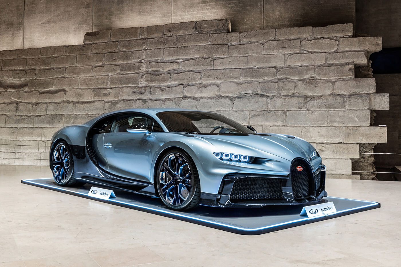 02 BUGATTI looking back 2023