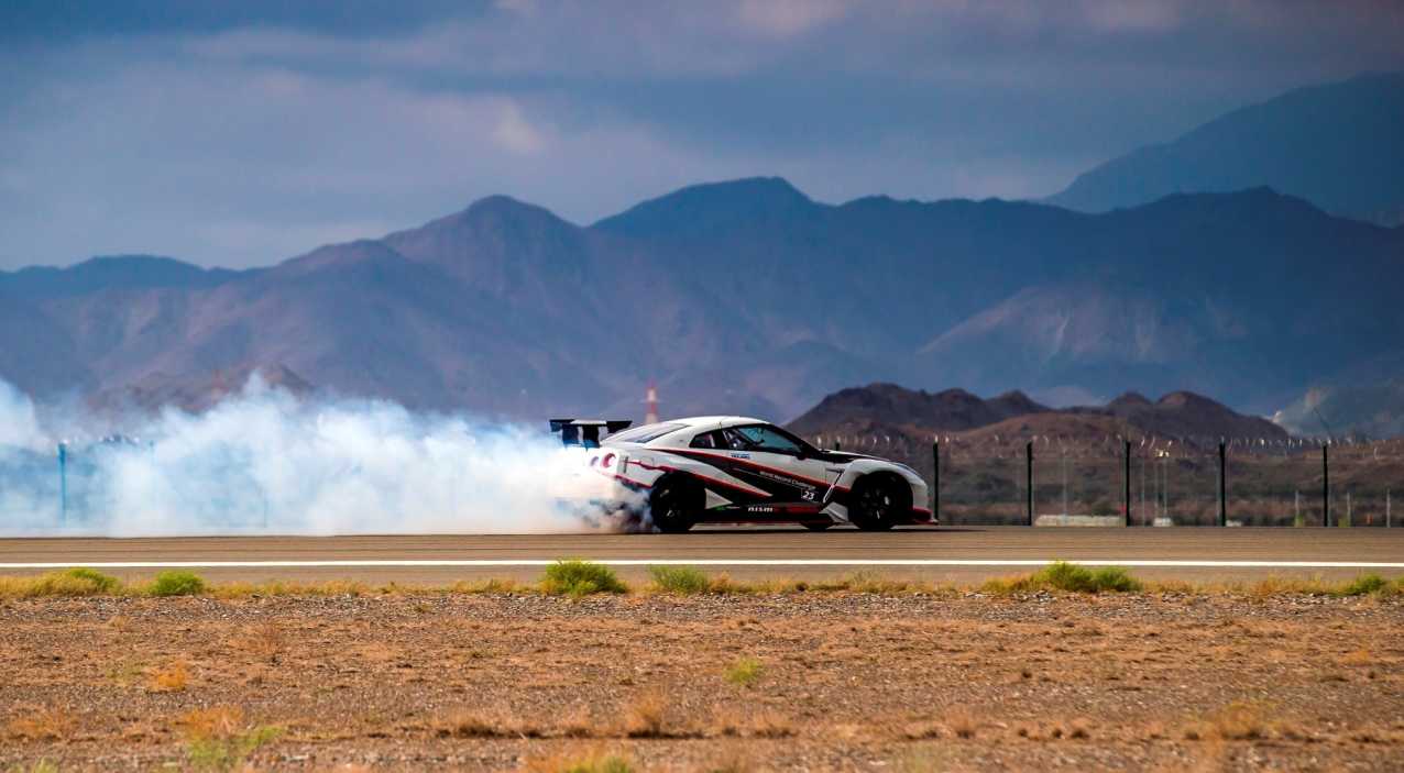 Nissan GT-R Breaks the GUINNESS WORLD RECORDS title