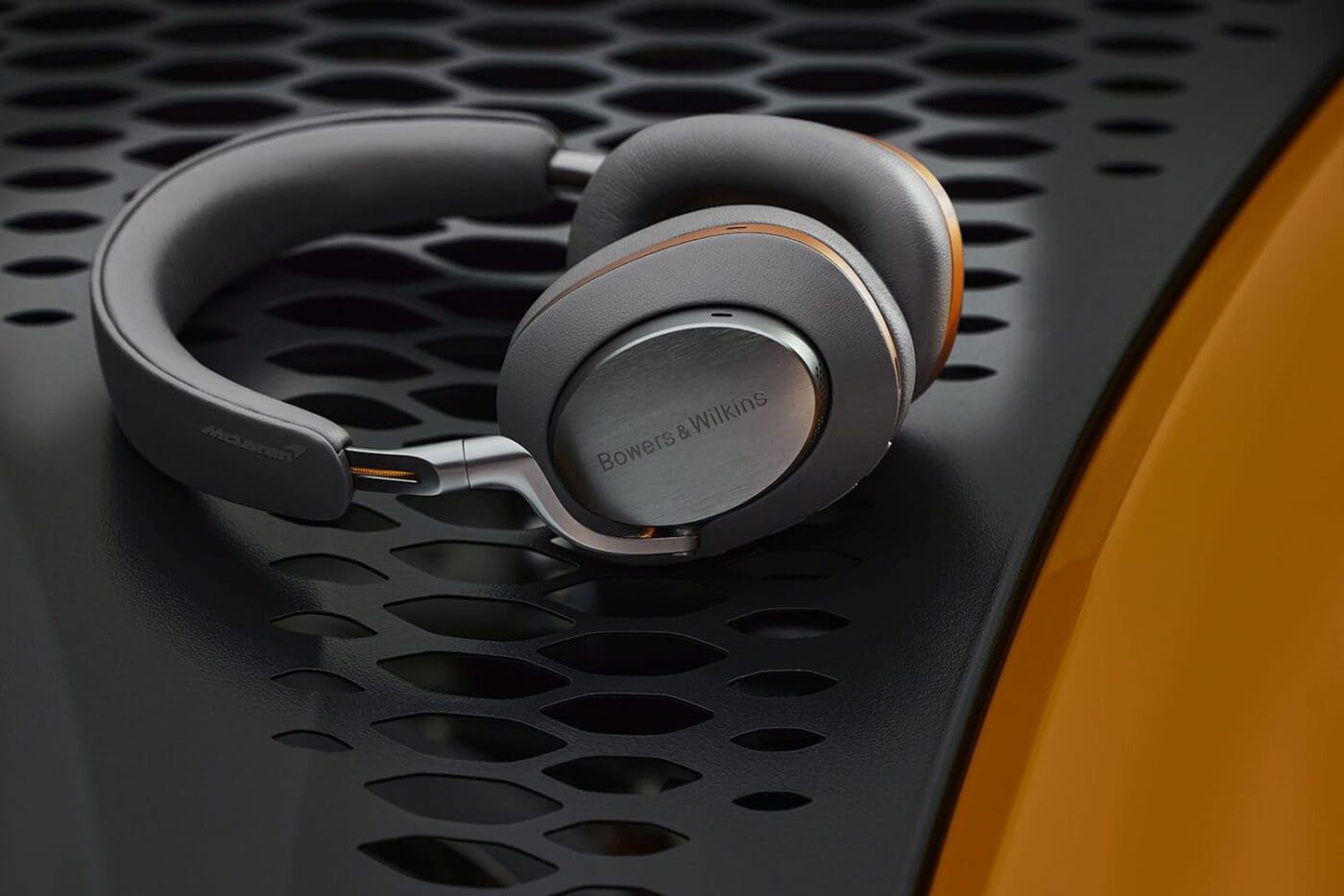 14503 McLarenAutomotiveandBowersWilkinslaunchthePx8McLarenEditionHeadphone
