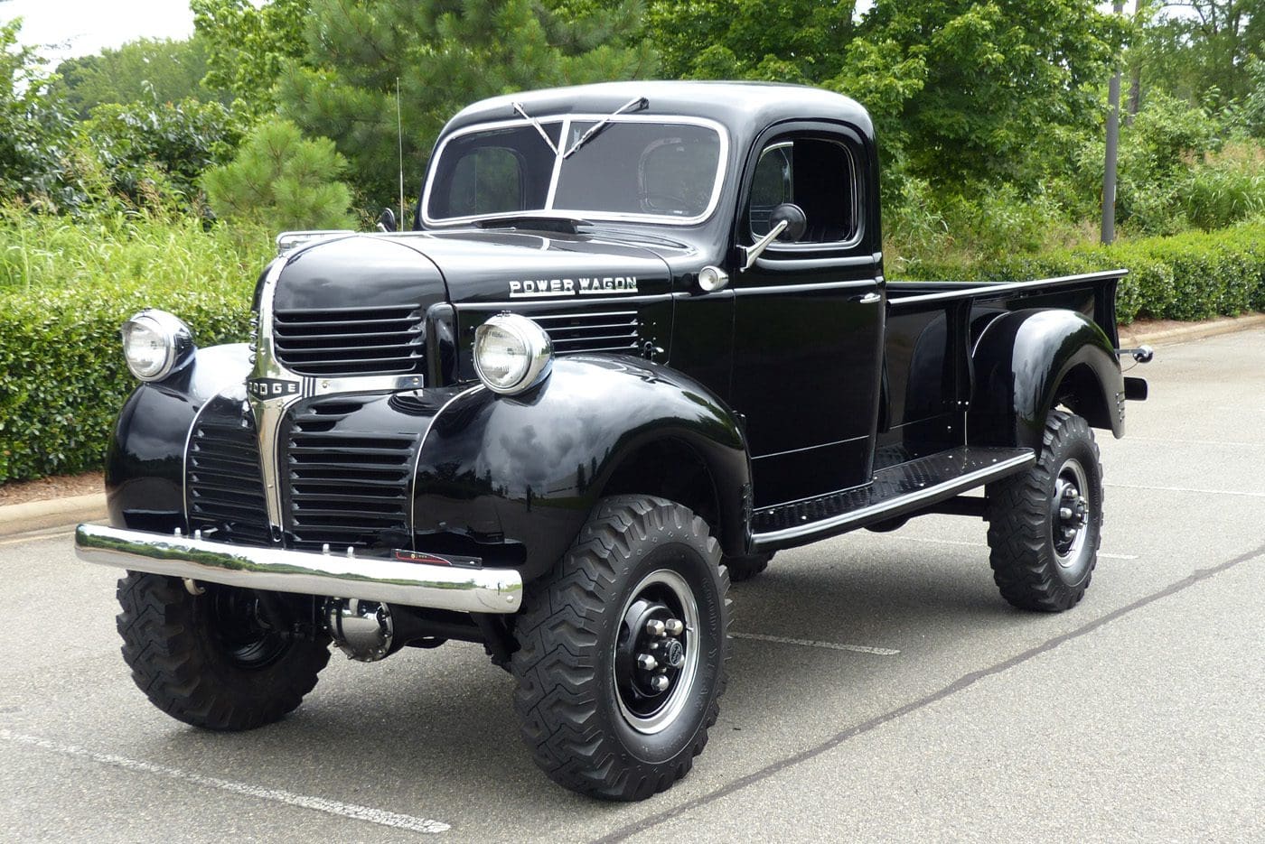 1947 Dodge WD-21 Power Wagon Black (1)