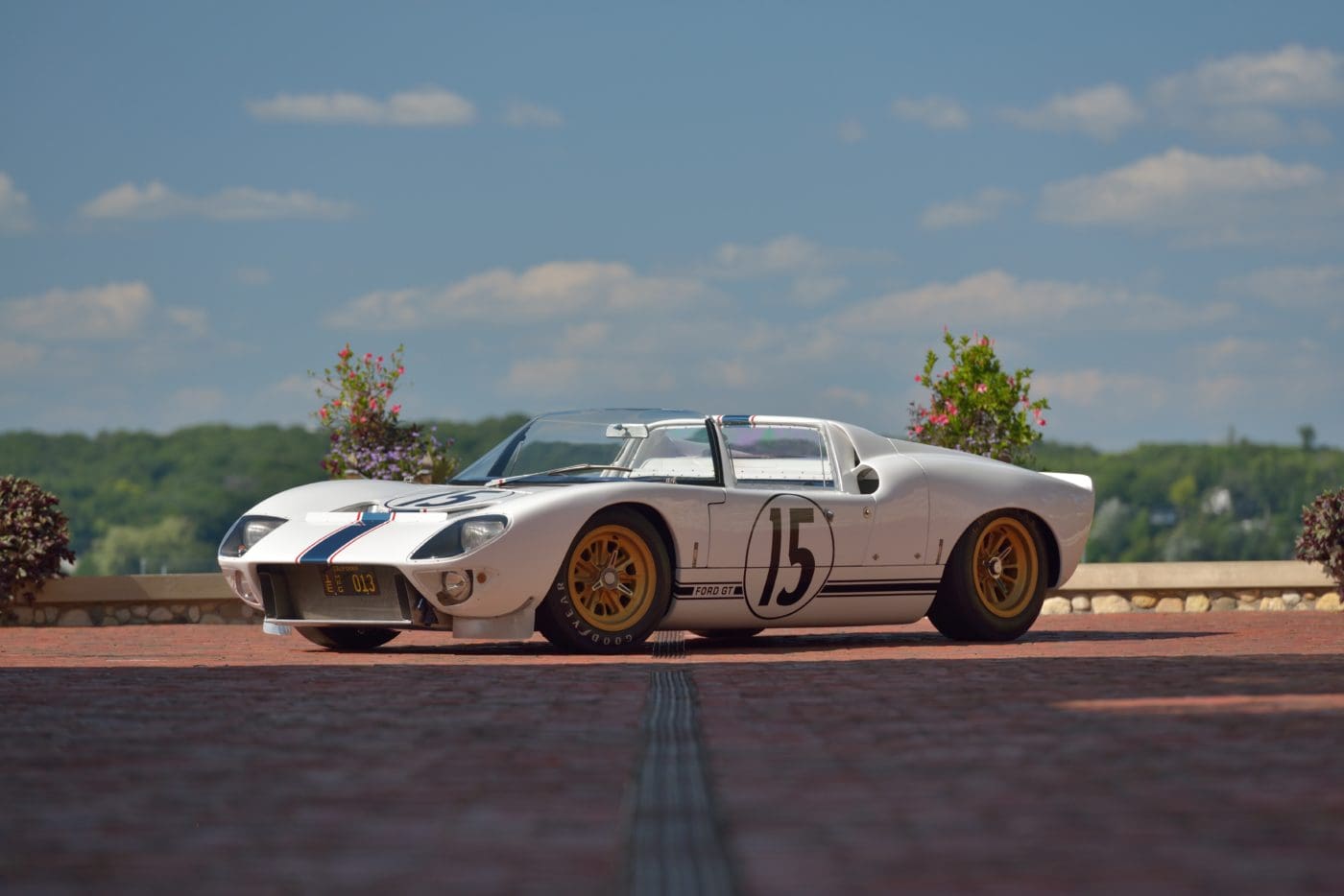 1965-fordgtcomproadster (1)