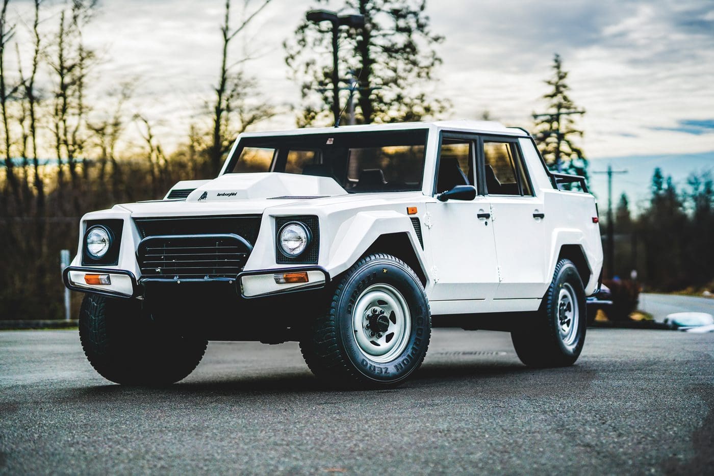 1988-Lamborghini-LM002_0