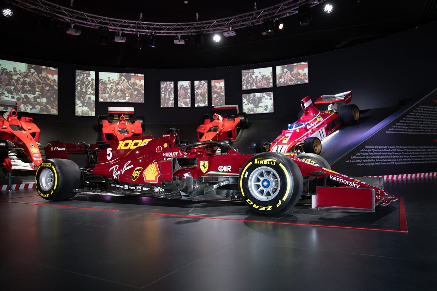 200071 f1 scuderia ferrari 1000 GP.jpg