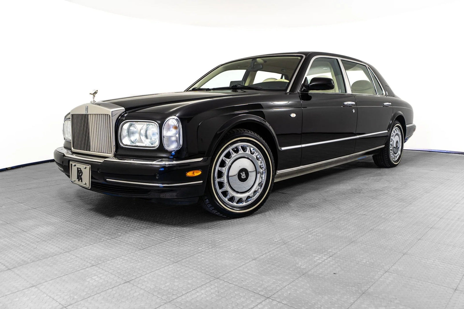 Affordable Luxury Sedans For Sale: Don't Break The Bank For Elegance