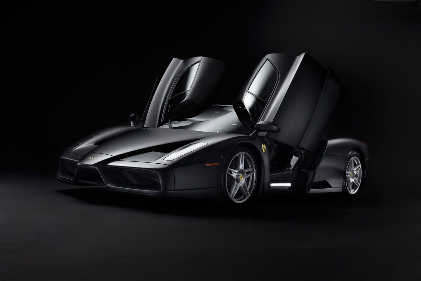 Rosso Corsa 2003 Ferrari Enzo For Sale – duPont REGISTRY News