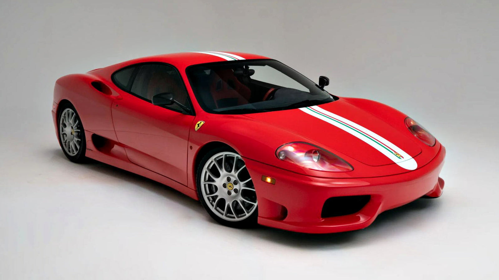 duPont REGISTRY Live Nearly Doubles Weekly Sales to $4.3M, Led by 360 Challenge Stradale