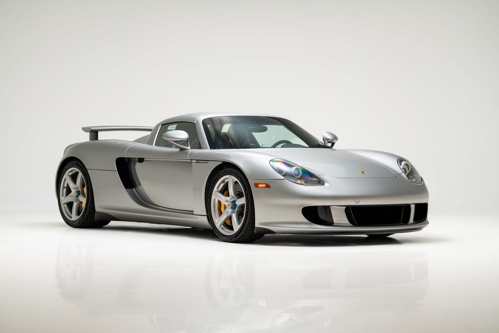 Porsche Carrera GT makes duPont REGISTRY Live Debut in a Special Car Week Drop