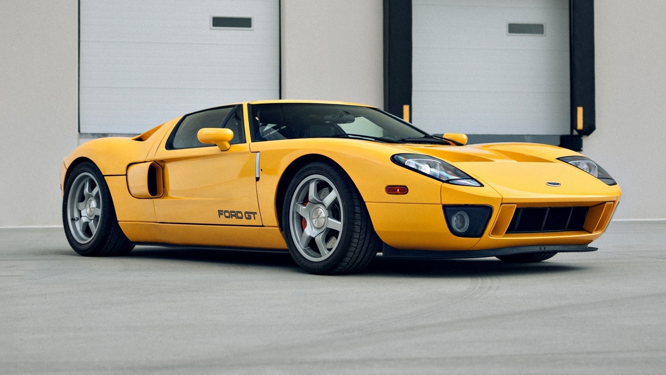 1-of-2 Ford GT With Factory Stripe Delete Hits the Auction Block on duPont REGISTRY Live