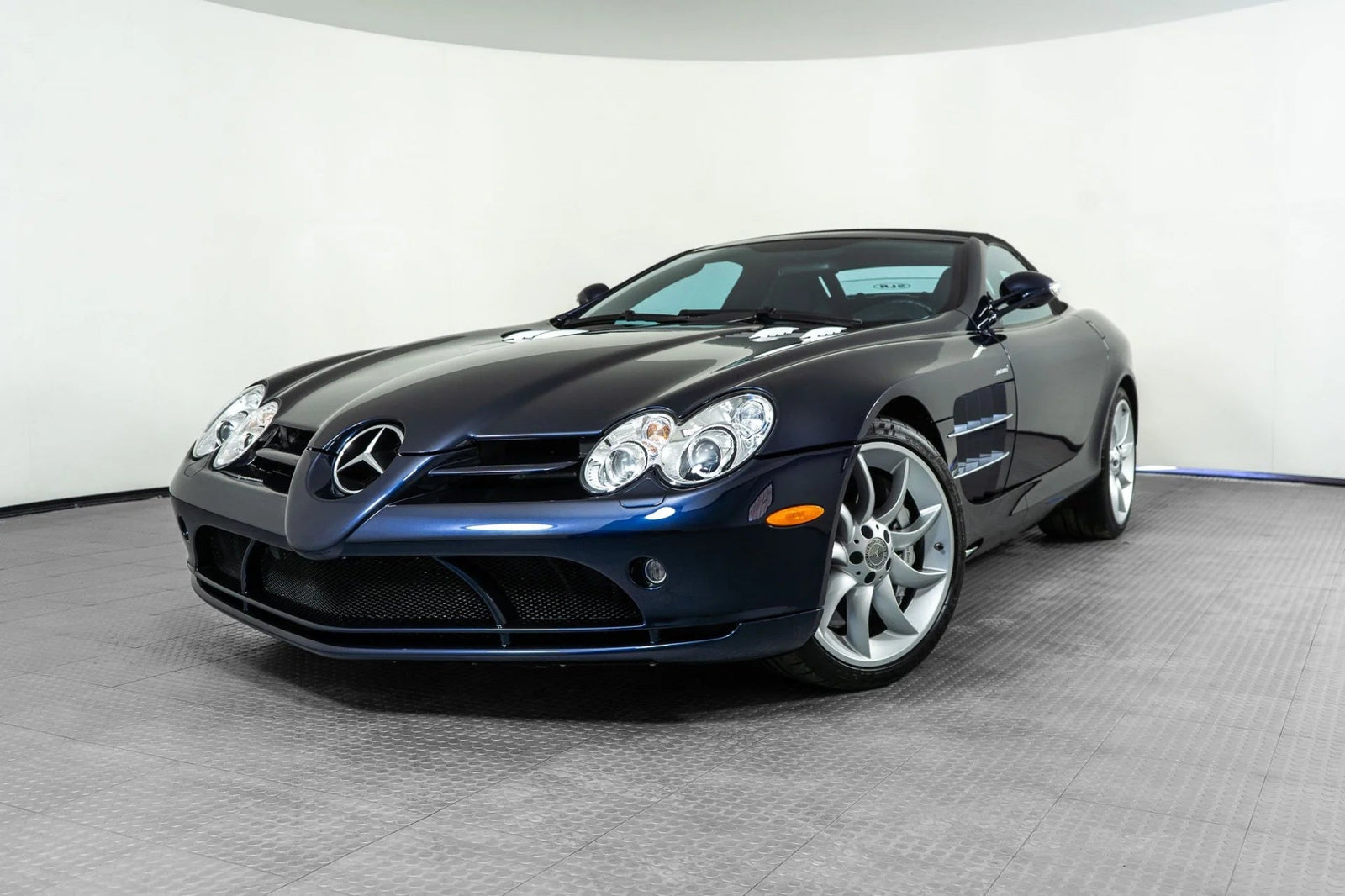 Mercedes-Benz SLR McLaren: Own A Legendary Supercar Collaboration