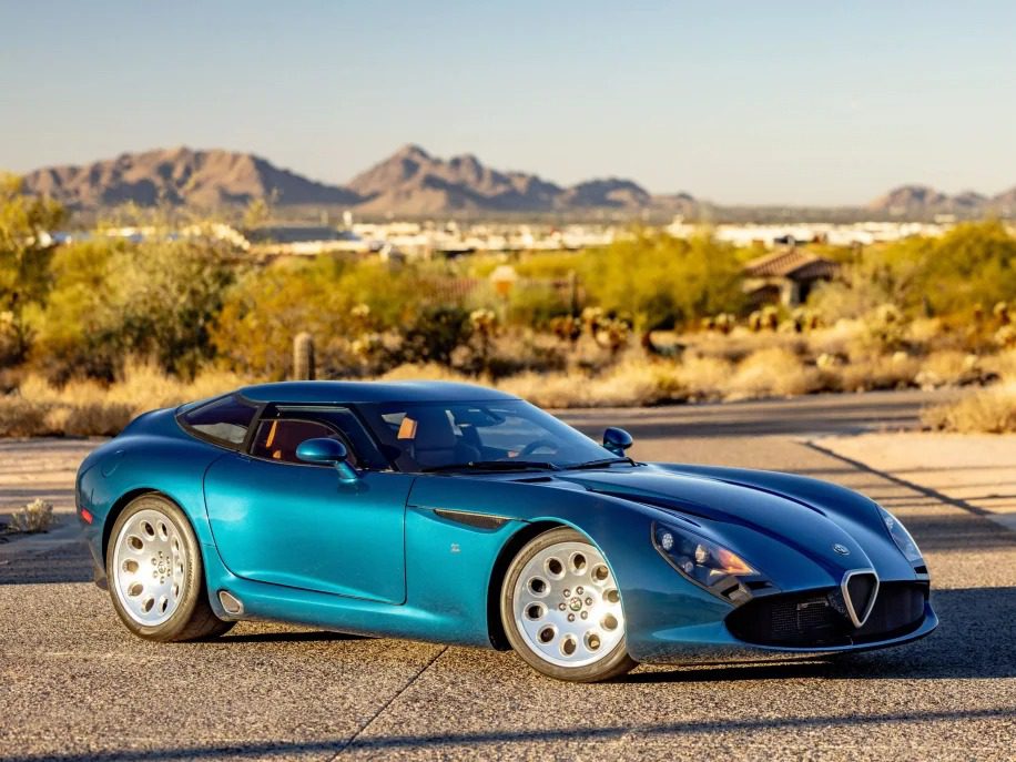 2010-alfa--romeo-tz3--stradale-6