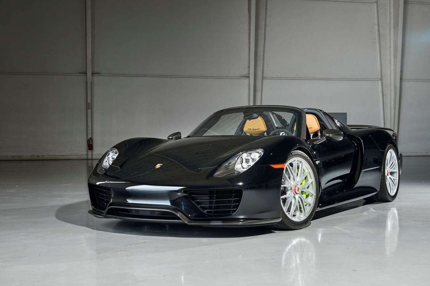2015 Porsche 918 Weissach Spyder 10