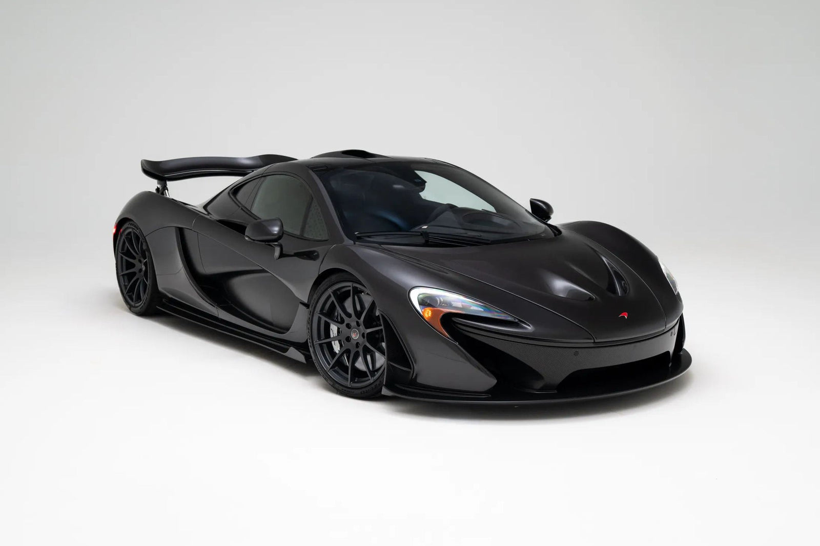 McLaren P1 Hammers for $2.3 Million Among a Diverse Selection of Lots on duPont REGISTRY Live