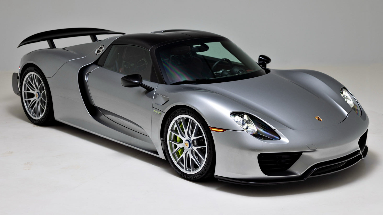 204-Mile Porsche 918 Spyder Weissach Listed on duPont REGISTRY Live