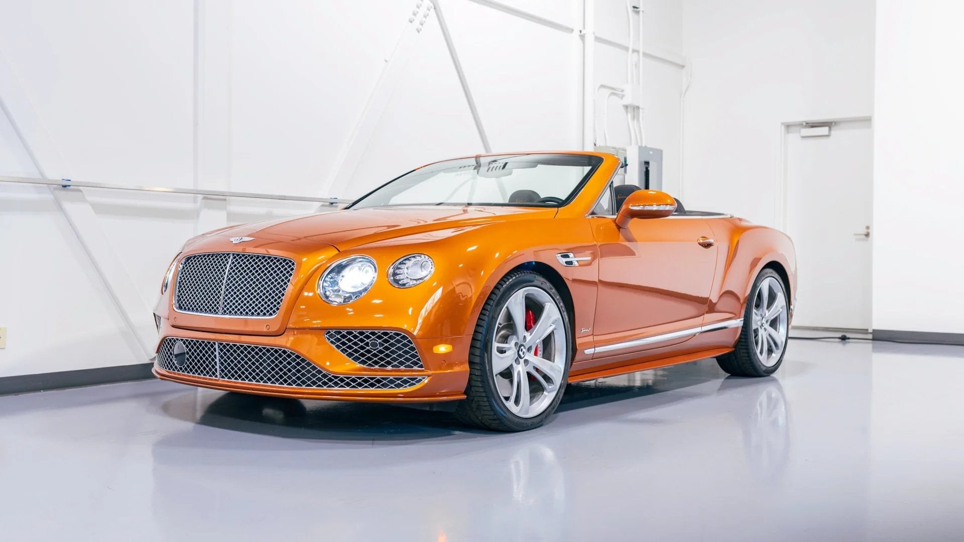 Own An Exquisite Luxury Tourer: Bentley Continental GT/GTC