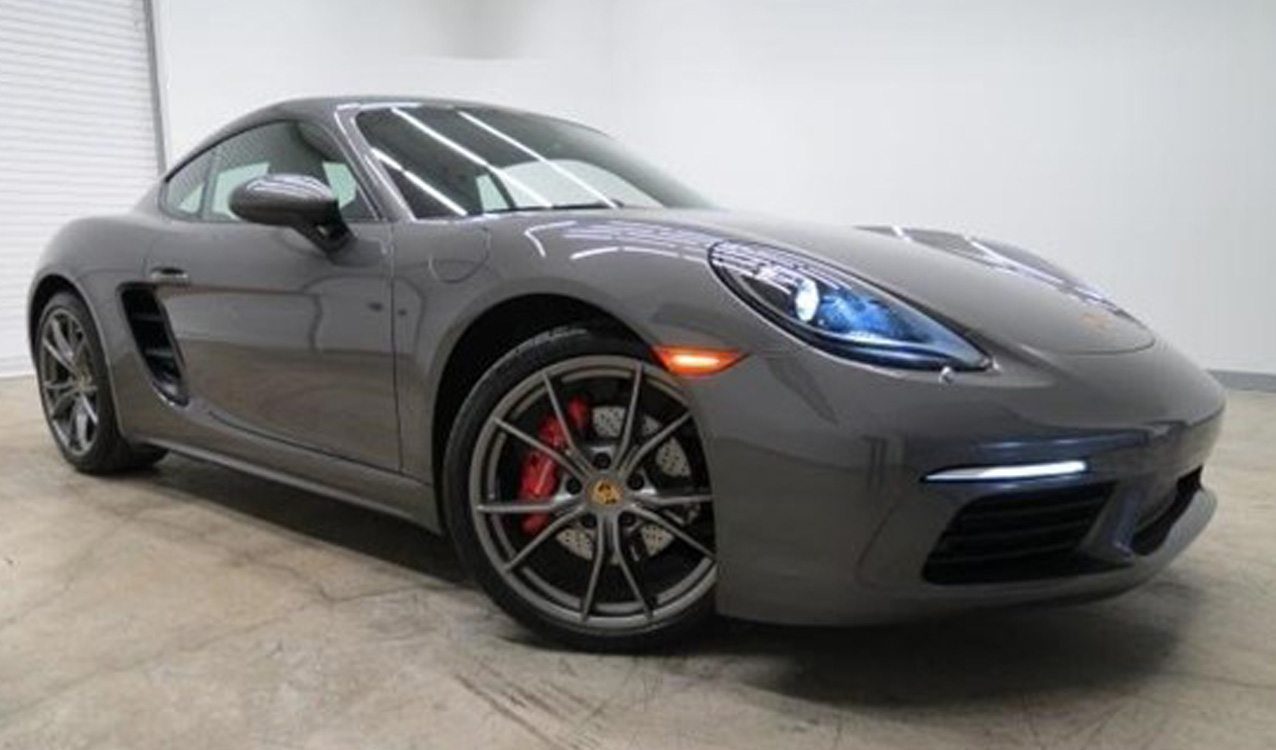 2017 Cayman S Feature