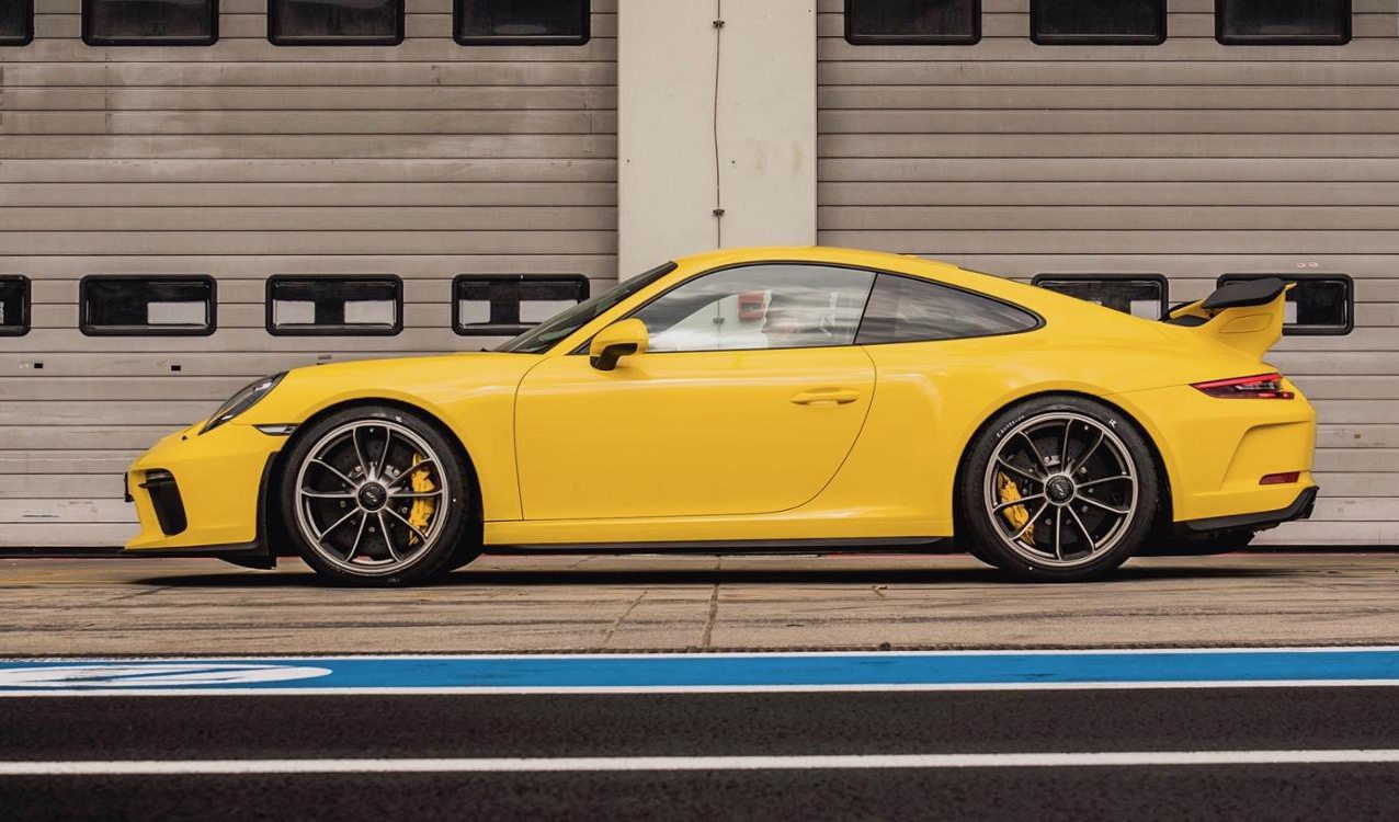 2018-porsche-911-gt3-yellow