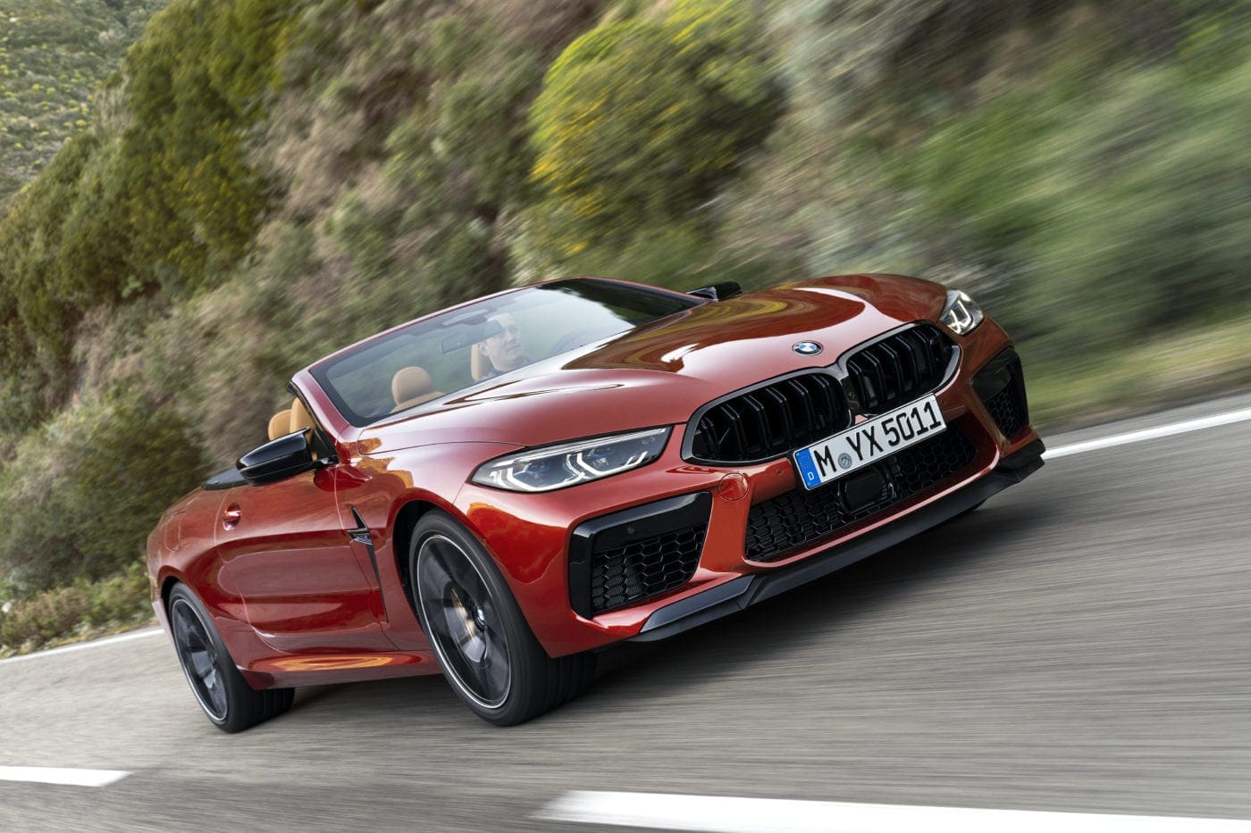 2020-BMW-M8-3