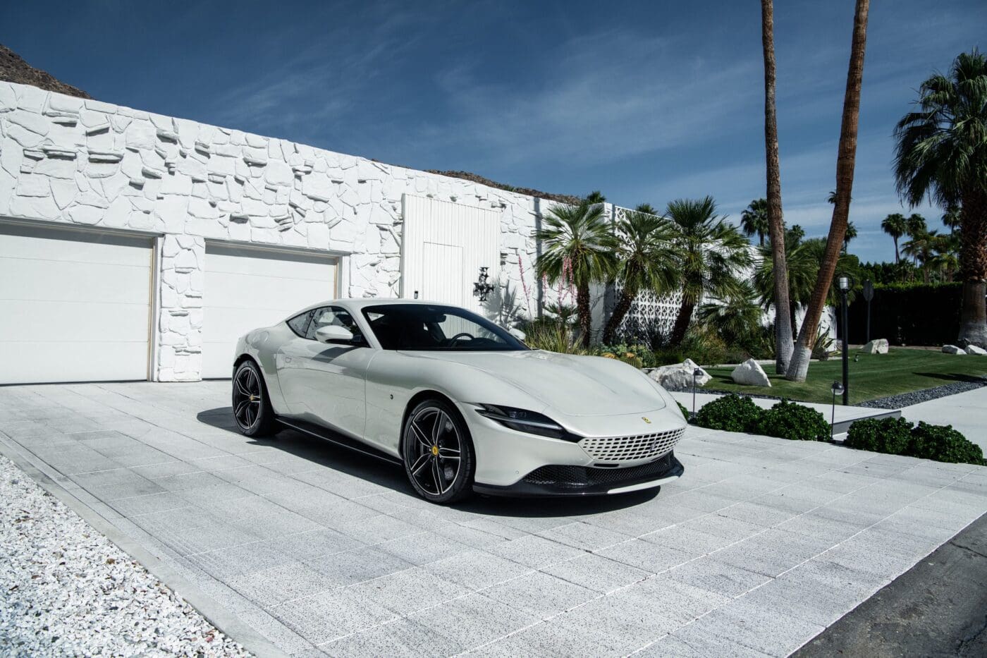 2021-Ferrari-Roma-_4