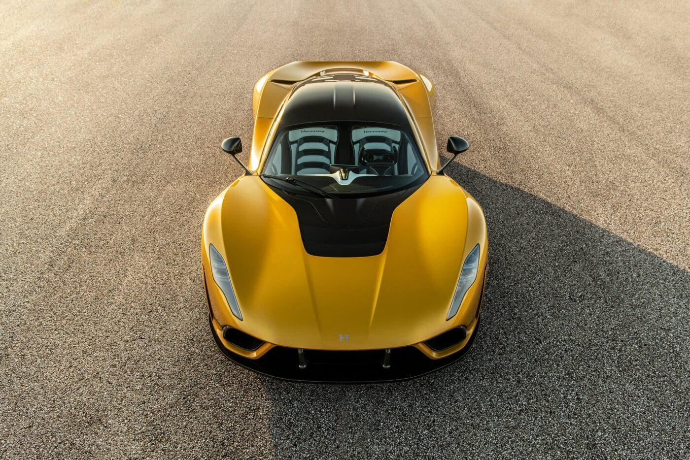 2021 Venom F5 Mojave Gold 001