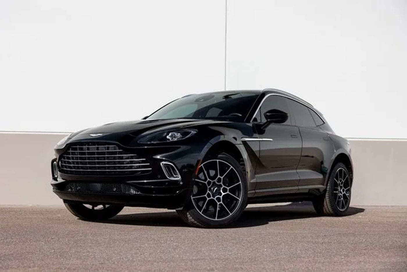 2021 aston martin dbx 0 1710163147