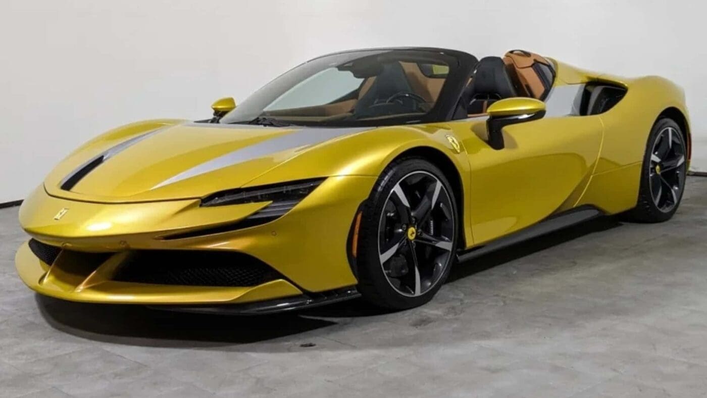 2022 ferrari sf90 spider 880000 1.jpg