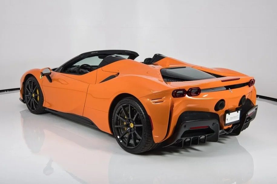2023 ferrari sf90 spider 899990
