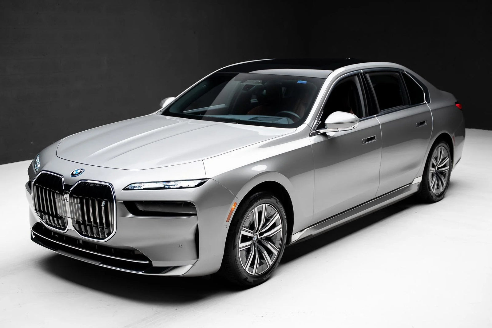Affordable Luxury Sedans For Sale: Don't Break The Bank For Elegance