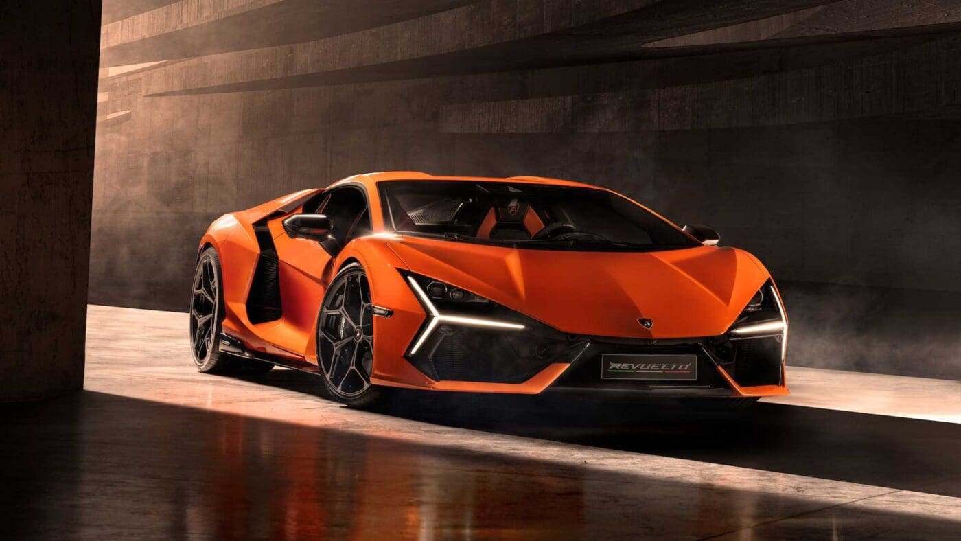 2024 lamborghini revuelto.jpg