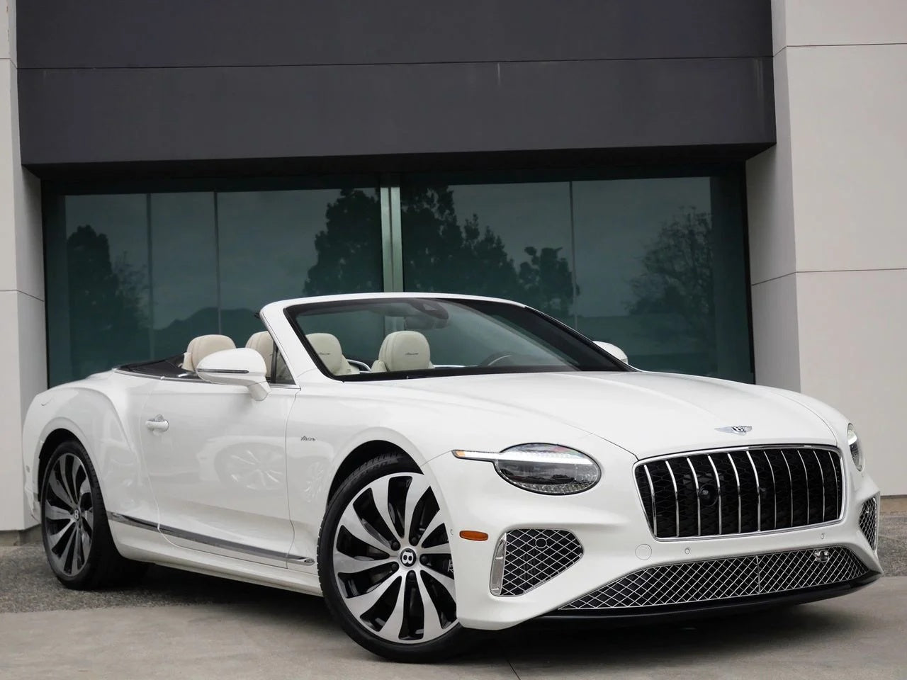 Own An Exquisite Luxury Tourer: Bentley Continental GT/GTC