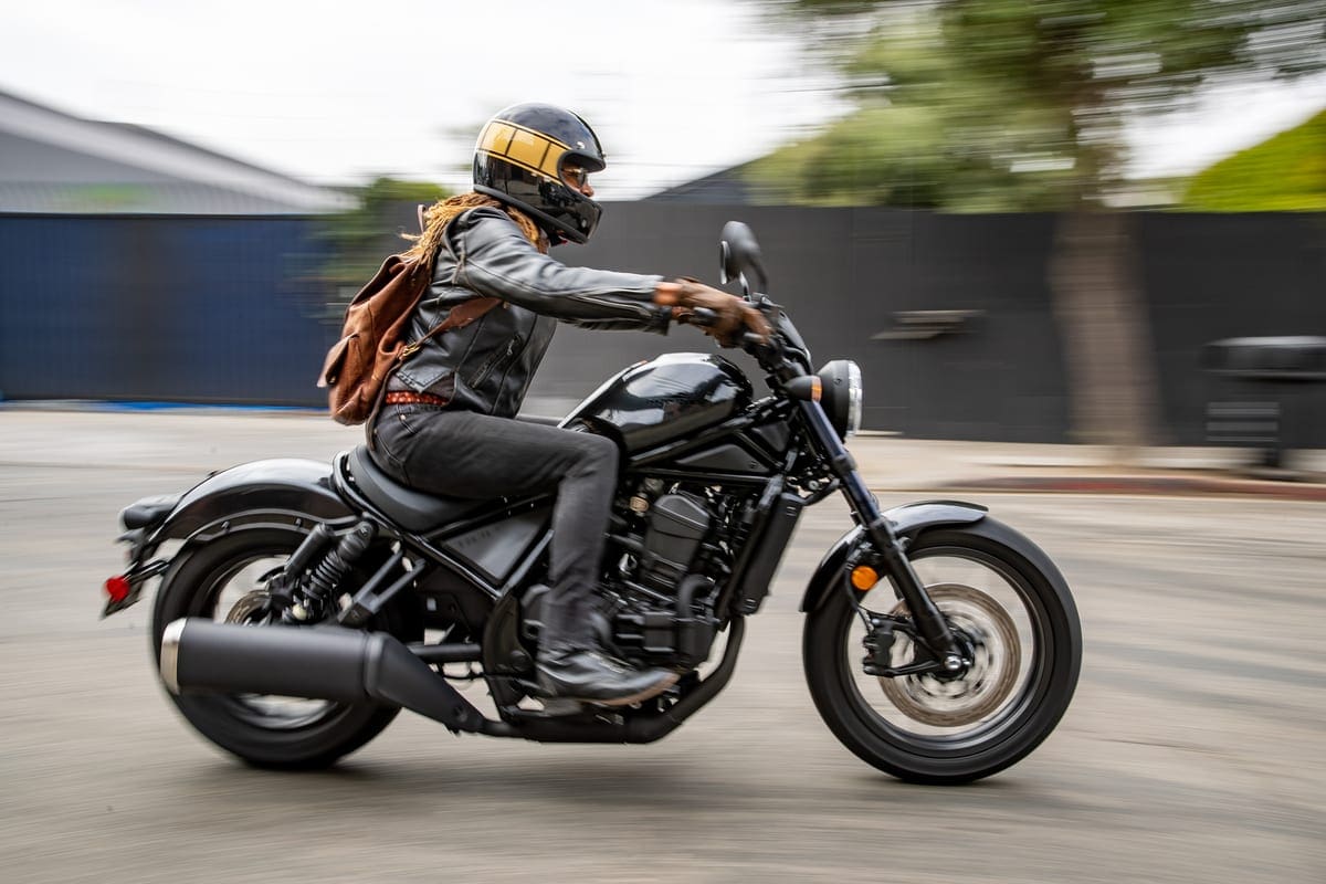 21 Honda Rebel 1100 action standard 4 1200x800 1