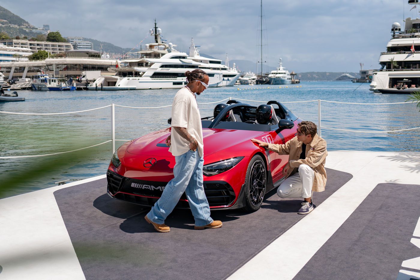 Concept Mercedes AMG PureSpeed: Expressives Konzeptfahrzeug gibt Ausblick auf erstes Modell der Mythos Serie Concept Mercedes AMG PureSpeed – expressive concept car gives a look at the first model in the Mythos series