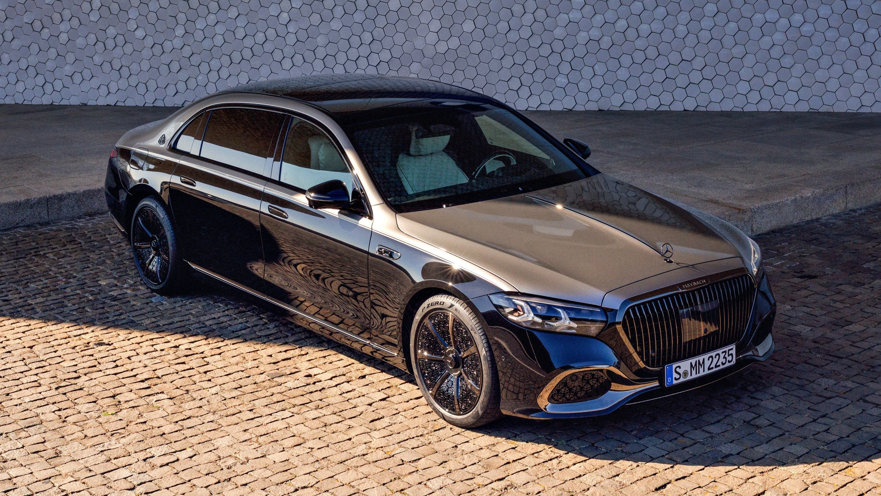 First Look: 2027 Maybach Blends Heritage Craftsmanship With Next-Gen Tech