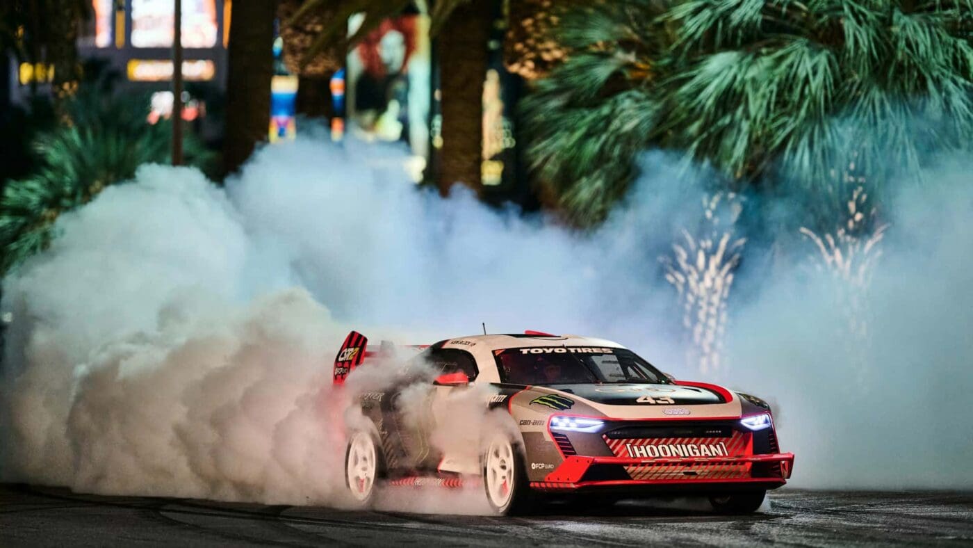 33470 s1e tronquattrohoonitron.jpg