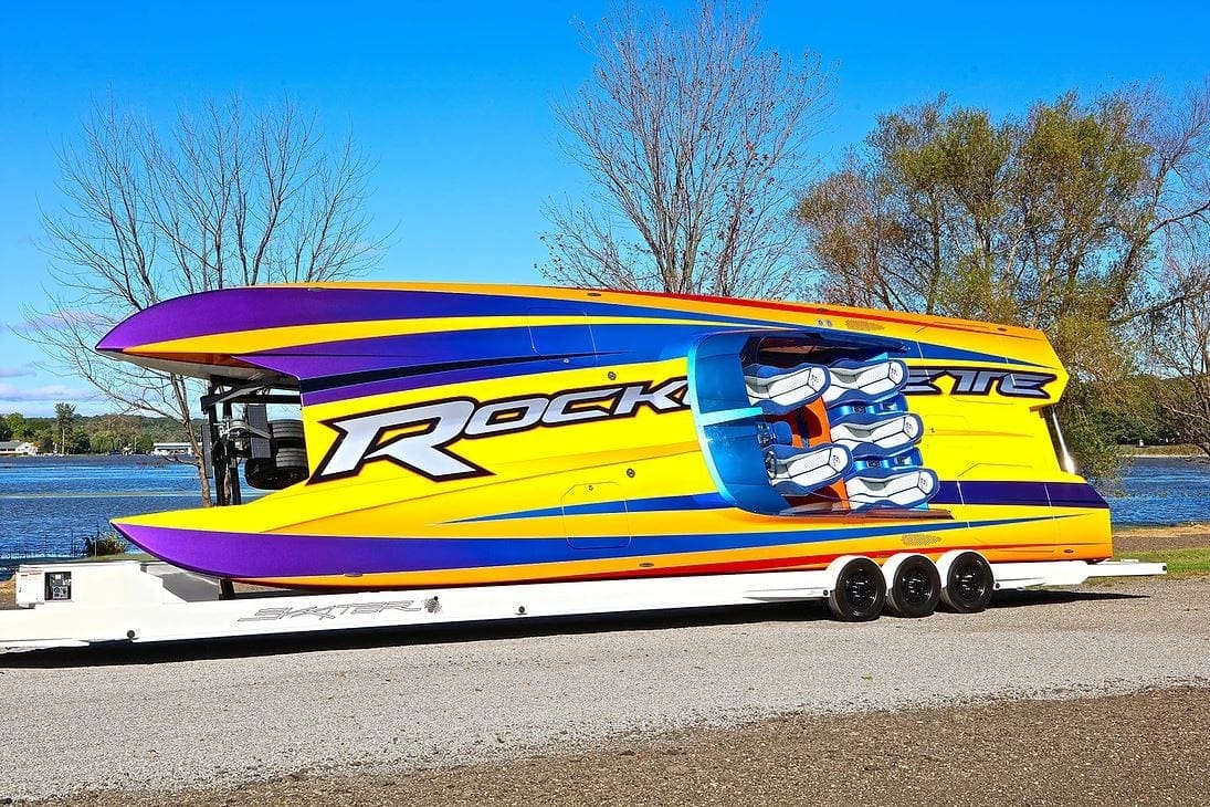 One-of-a-Kind 438 Widebody Skater Speed Boat For Sale – duPont