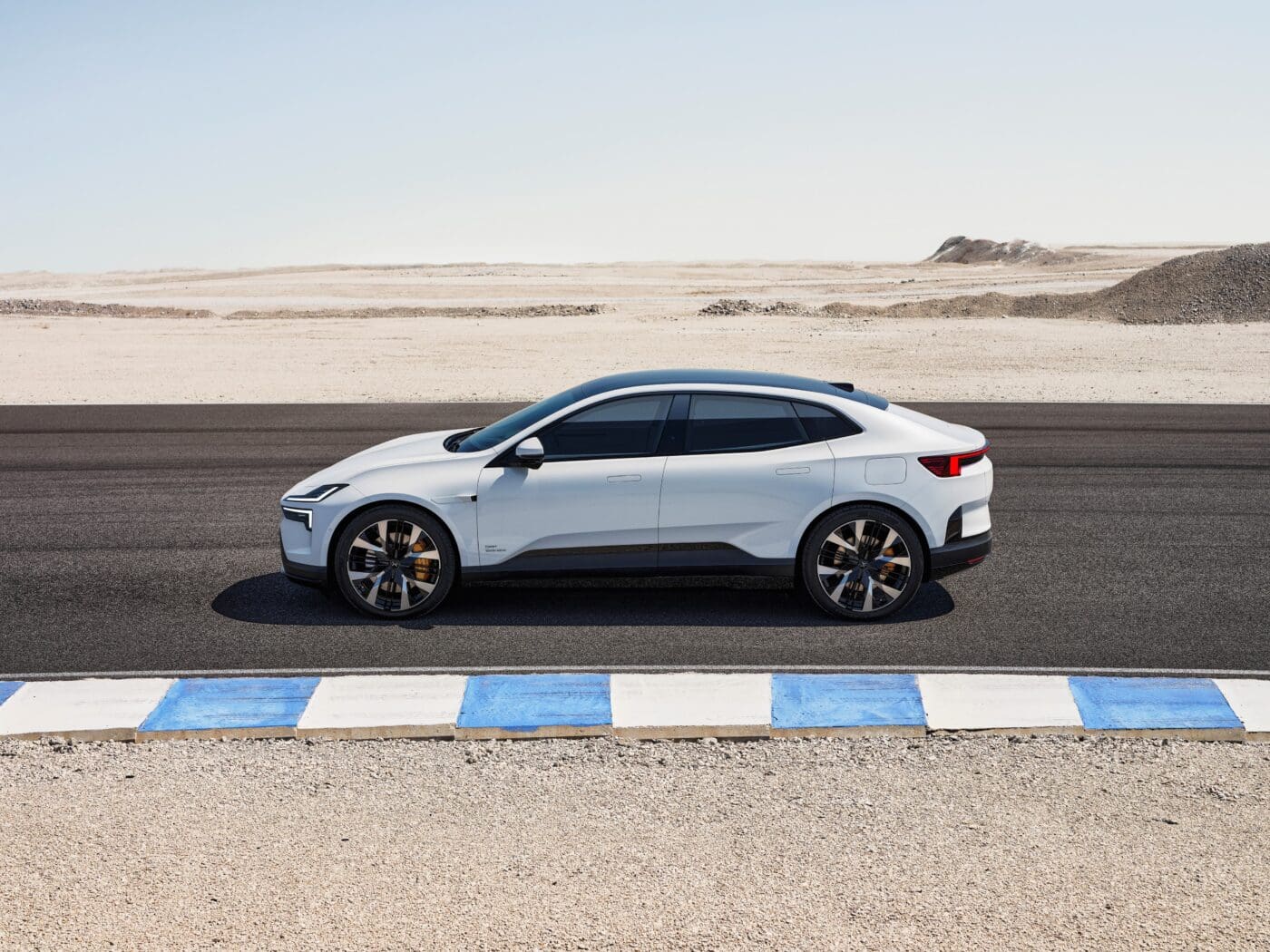 675438 20231101 Polestar 4