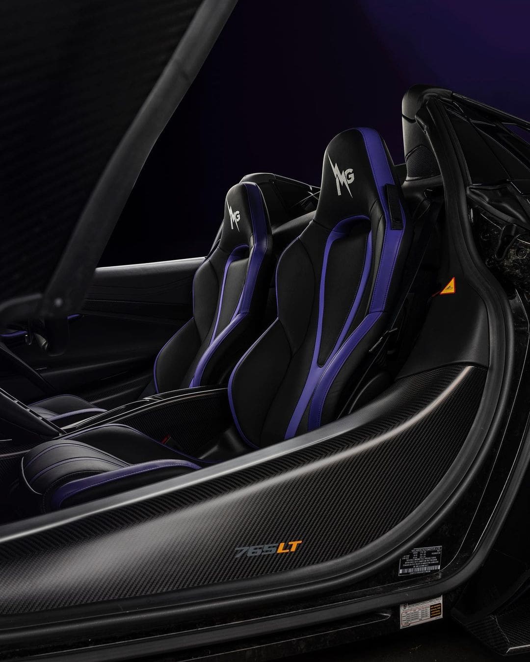 765lt interior