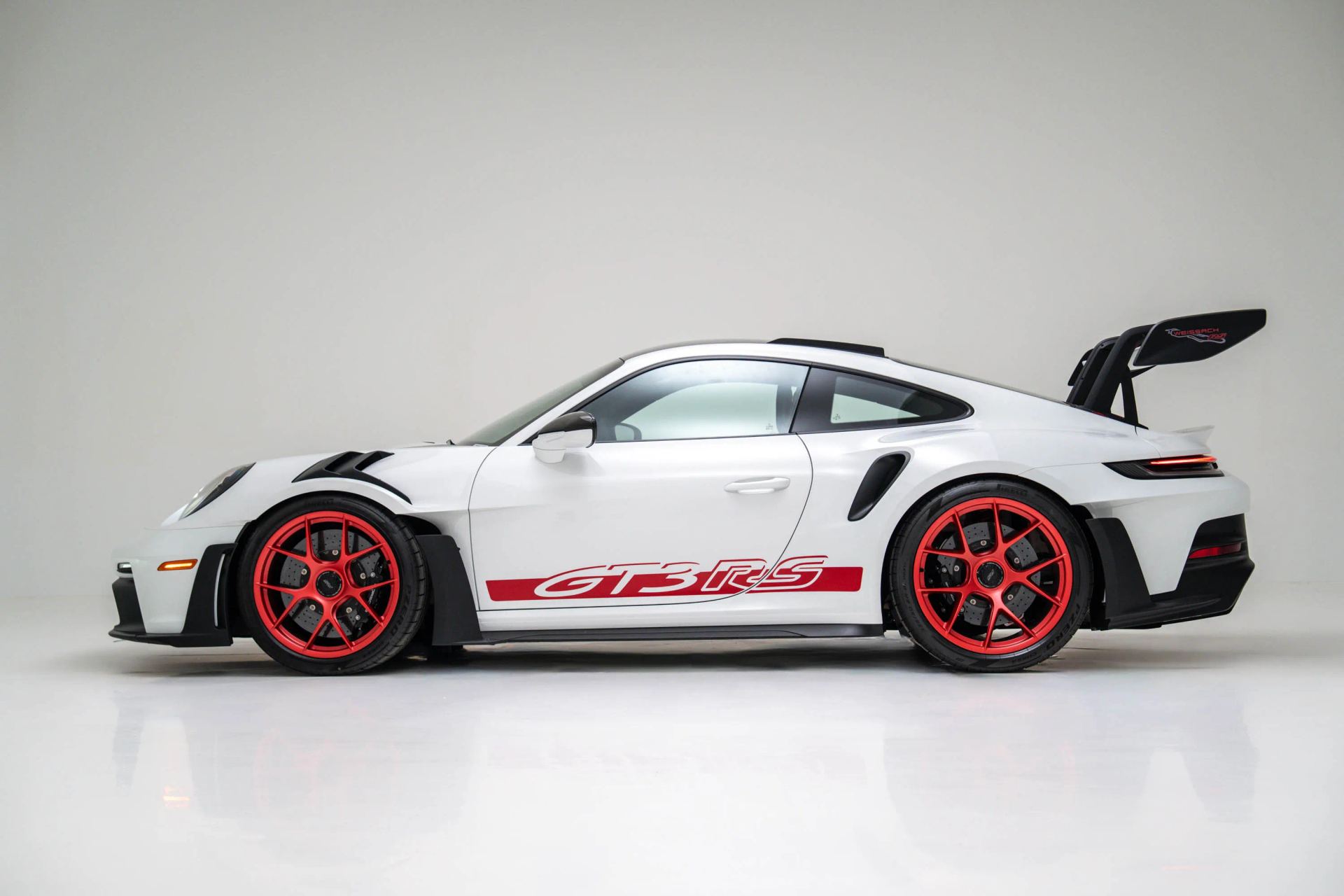 Porsche Continues Its Reign on duPont REGISTRY Live as GT3 RS Leads Weekly Results