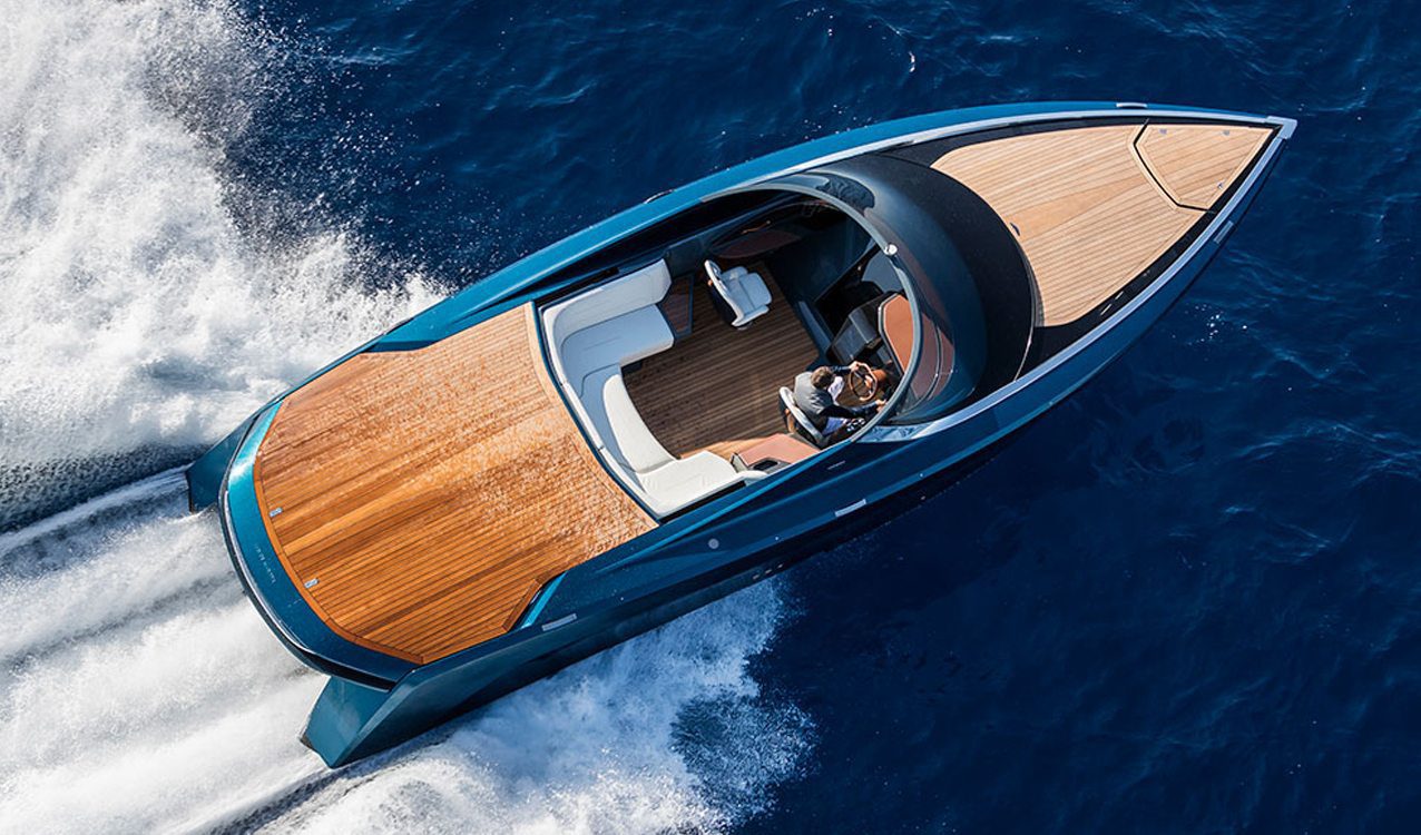 aston-boat-feature