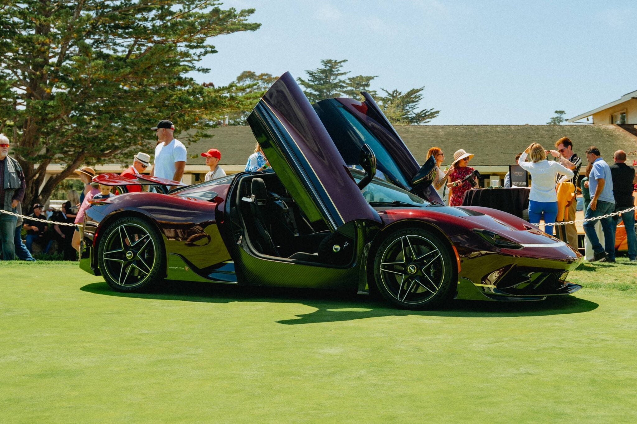 Pininfarina Piuma Inferno 700周年記念 Automobili Pininfarina
