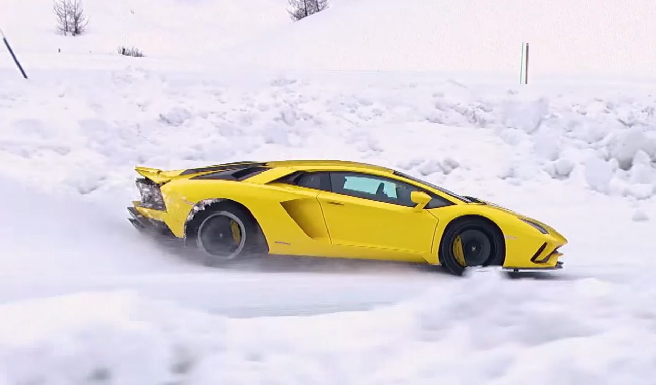 Aventador Snow