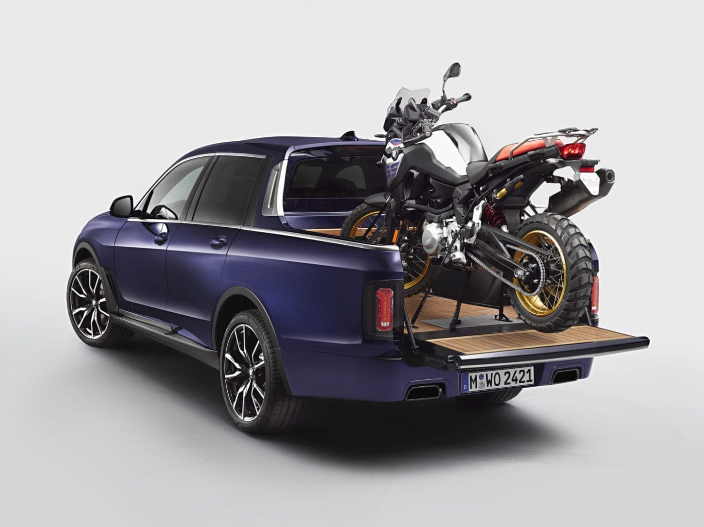 BMW X7 Truck (1)