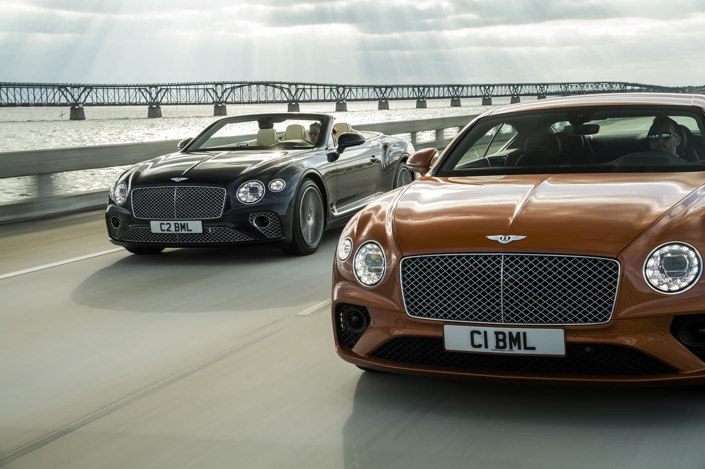 Bentley Continentl GT & GT Convertible V8_Hero 2