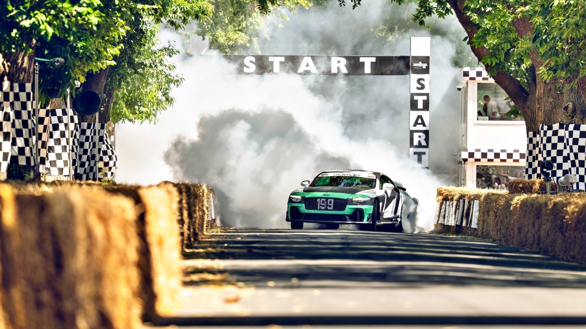 Bentley at Goodwood 2026: Dynamic Debuts, Mulliner Commissions, and the Spirit of Crewe